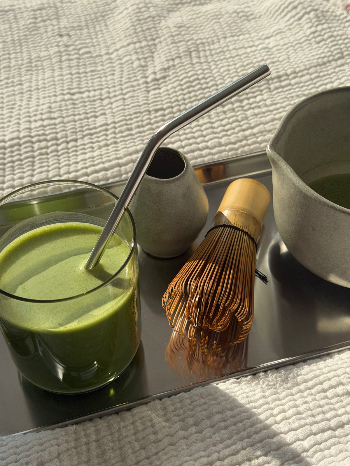 Blendsmiths iced Wakaba Matcha latte with whisky and bowl